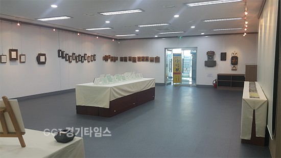 2일 정남면사무소 1층에 96㎡ 규모의 미담갤러리 오픈ⓒ경기타임스