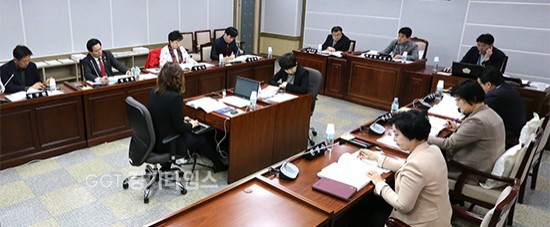 10일 수원시의회 기획경제위원회, 기획조정실 등 소관부서 주요업무 보고ⓒ경기타임스