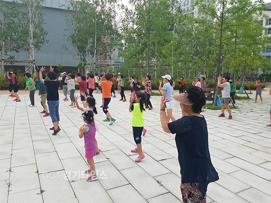 화성시 동탄보건지소, 10월까지 매주 화.목요일 이웃가족과 건강공원 운영ⓒ경기타임스