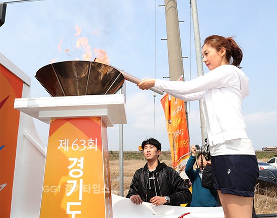 염정아 성화최초주자ⓒ경기타임스