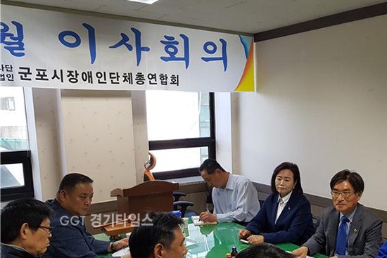 경기도의회 정희시 의원(더민주, 군포1), 정윤경 의원(더민주, 비례)ⓒ경기타임스