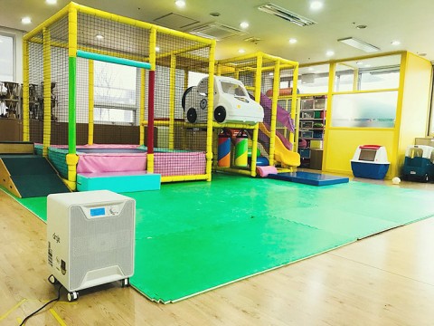 ▲ 에어글코리아, 경기 안산 시립 어린이집에 공기청정기 무료 지원