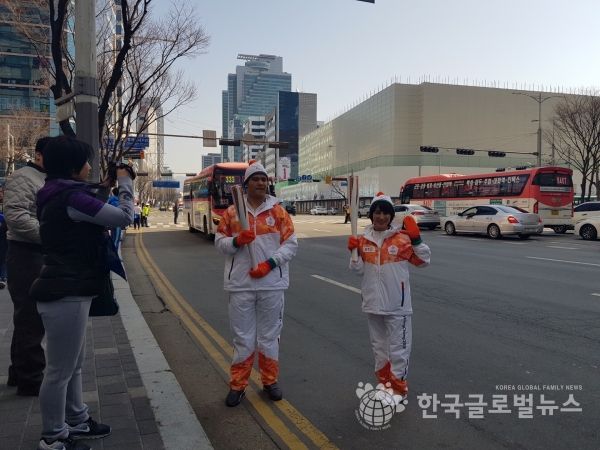안양시에서 이루어진 성화봉송자 잉케기자 안양시에서 이루어진 성화봉송자 잉케기자