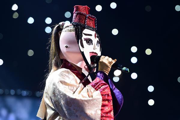 ▲ 국가대표급 성대 ‘동방불패’ 72대 가왕 등극! 독보적 아우라로 첫 번째 방어전 완벽 수비 성공!