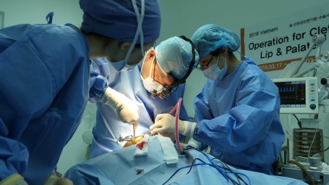 ▲ 글로벌케어, 미얀마·라오스·베트남 선천성 안면기형 수술 사업 성황리에 종료