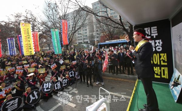 결의대회에서 서철모 화성시장이 발언을 하고 있는 모습 결의대회에서 서철모 화성시장이 발언을 하고 있는 모습