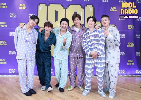 ▲ "라디오-'아이돌 라디오" 비투비, 요절복통 노래방 라이브…이휘재에 영상편지 쓴 사연은?