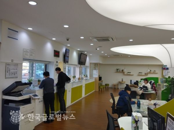 비상벨이 설치된 도청 민원실 전경 비상벨이 설치된 도청 민원실 전경