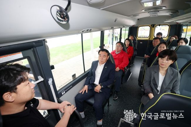 2025 수원 ITS 아태총회 관련 시의회 자율주행 차량 시승