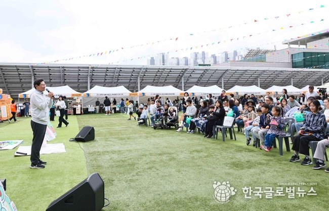 18일 용인특례시청 하늘광장에서 북페스티벌이 열렸다.