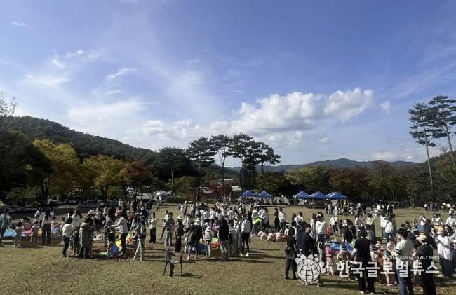 용인특례시는 유아숲 특별 프로그램인 '꼬마마법사의 단풍숲 놀이터' 행사를 개최했다