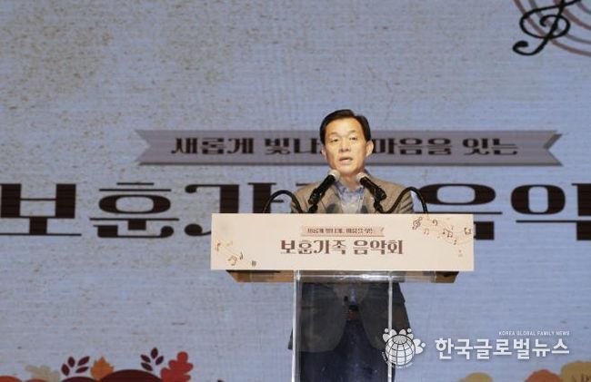 이재준 수원시장이 인사말을 하고 있다.