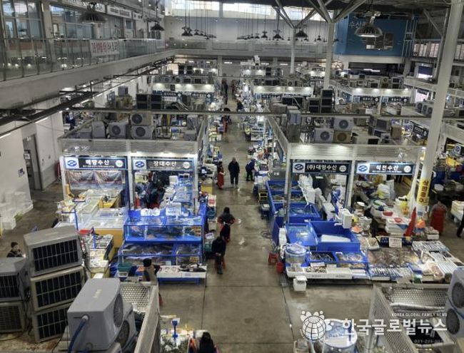 수원시농수산물도매시장 수산동 전경