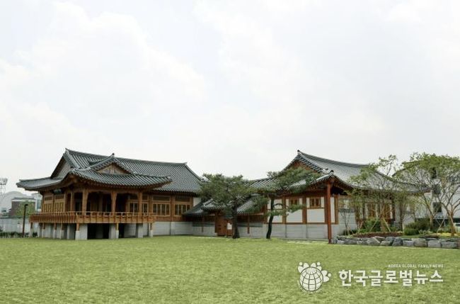 수원전통문화관 전경