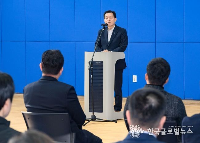 이재준 시장이 준공식에서 축사를 하고 있다.