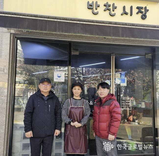 수원시 장안구 정자1동, 반찬가게‘반찬시장’사랑나눔가게 현판 전달