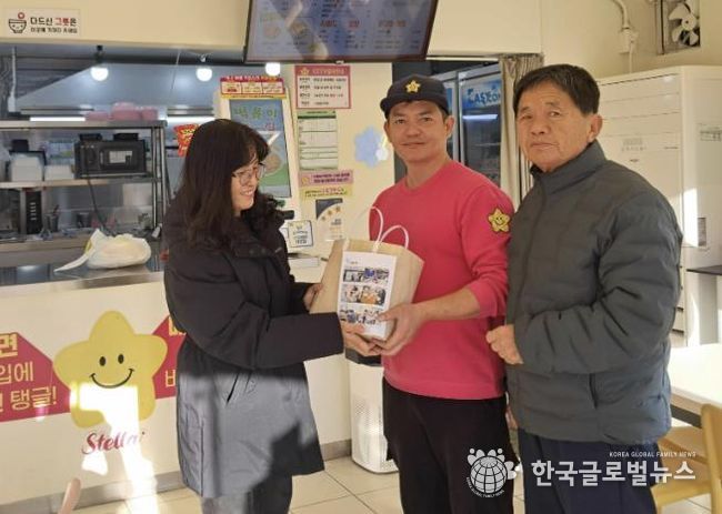 수원시 장안구 정자2동 지역사회보장협의체, '나눔천사와의 만남, 산타가 선물 받는 날' 추진