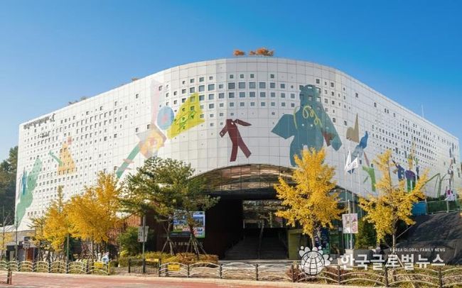 화성시어린이문화센터 전경(미디어 파사드)