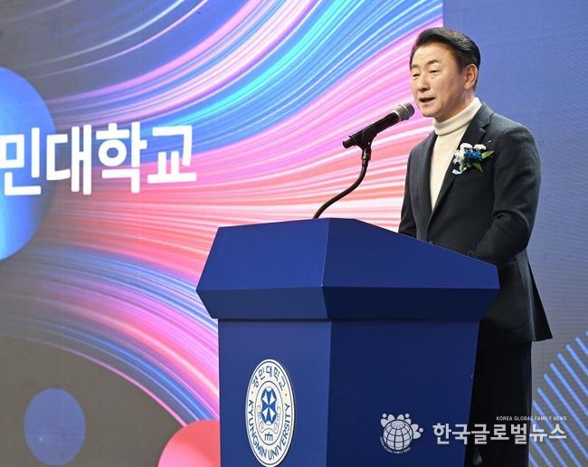 김동근 시장이 12월 9일 ‘2025 경민대학교 성과전시회’ 개회식에서 축사를 하고 있다.