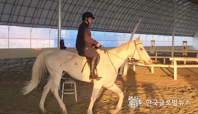 영암군 찾아가는 단기 스포츠 체험 강좌_승마 시범