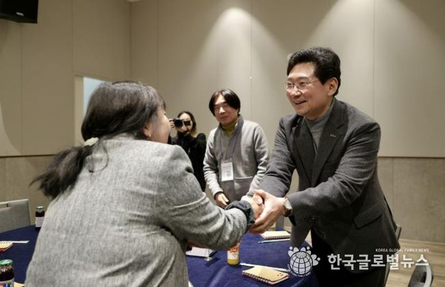 이상일 용인특례시장은 26일 주민자치 활성화를 위한 주민자치연합회 워크숍에 참석했다