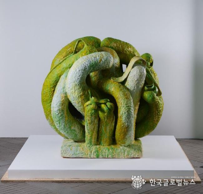 2024경기도자비엔날레_국제공모전_대상_위 매트 웨델(미국), 결실結實의 풍경,2017.