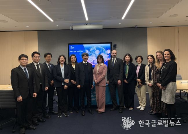 질병관리청-UKHSA(가운데 임승관 질병관리청장과 수잔 홉킨스 UKHSA 청장)