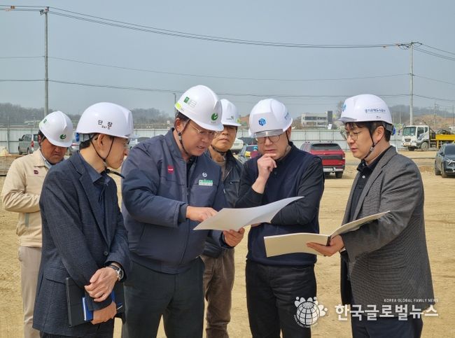 오른쪽에서 두 번째 김상철 본부장