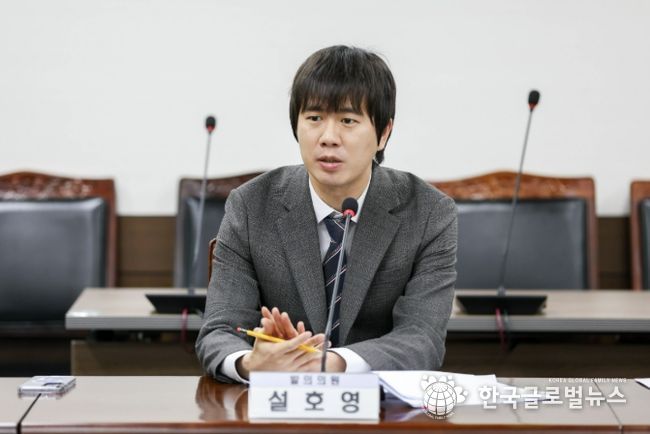 안산시의회 설호영 의원이 지난달 24일 제1상임위원실에서 열린 제302회 임시회 문화복지위원회에서 자신이 대표 발의한 ‘안산시 출산 장려 지원 등에 관한 조례 일부개정조례안’에 대해 설명하고 있다.