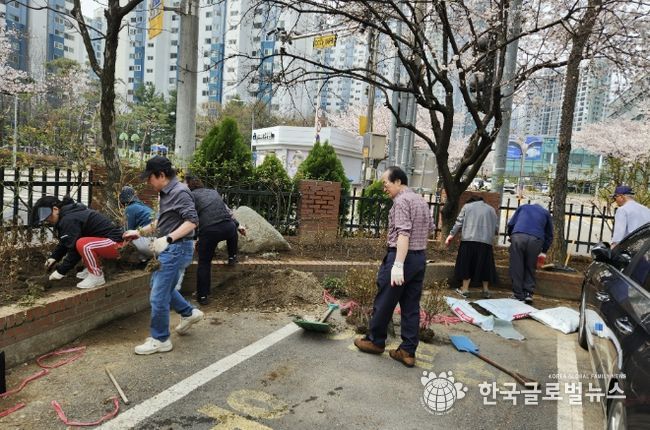 수원시 장안구 정자2동 기로경로당, 봄맞이 화단정비