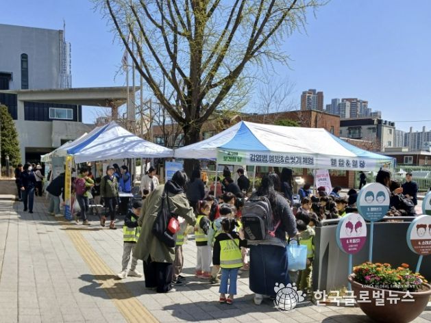 시흥시보건소, 제54회 보건의 날 기념 '건강 한마당 홍보관' 성료