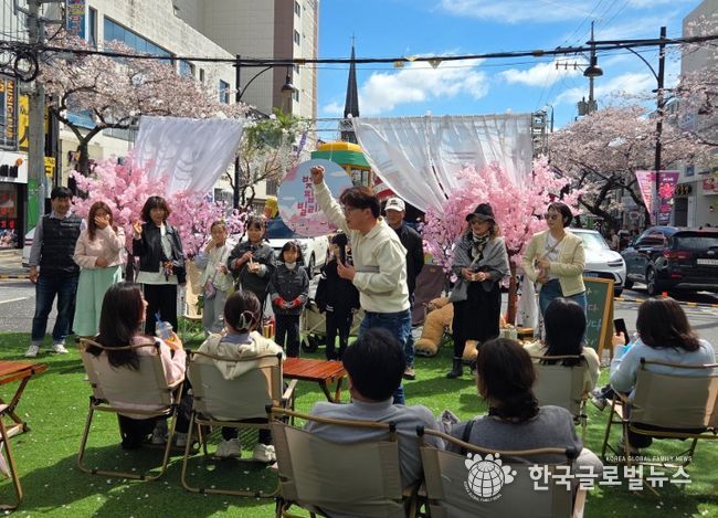 진해 군항제 '벚꽃 팝업 빌리지' 행사