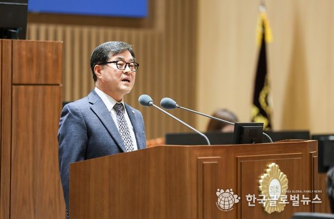 이재형 수원특례시의회 의원이 8일 제400회 임시회 제2차 본회의에서 5분 자유발언을 하고 있다.