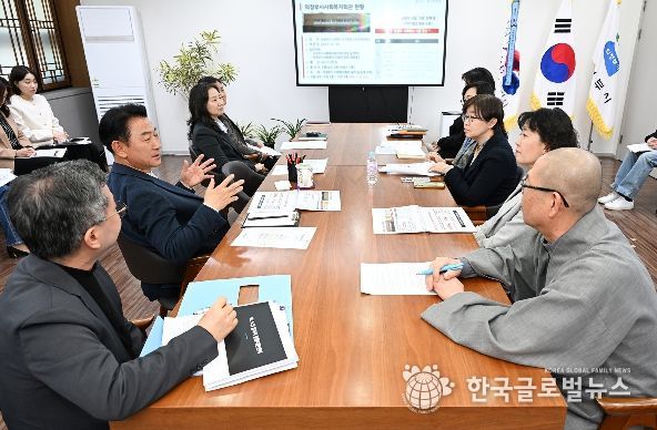 4월 8일 의정부시청 시장실에서 열린 ‘제16차 복지정책 전략회의’ 모습.