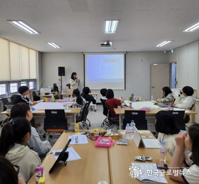 '제1차 아동참여위원회 정기회의'가 11일 드림스타트 프로그램실에서 진행되고 있다.